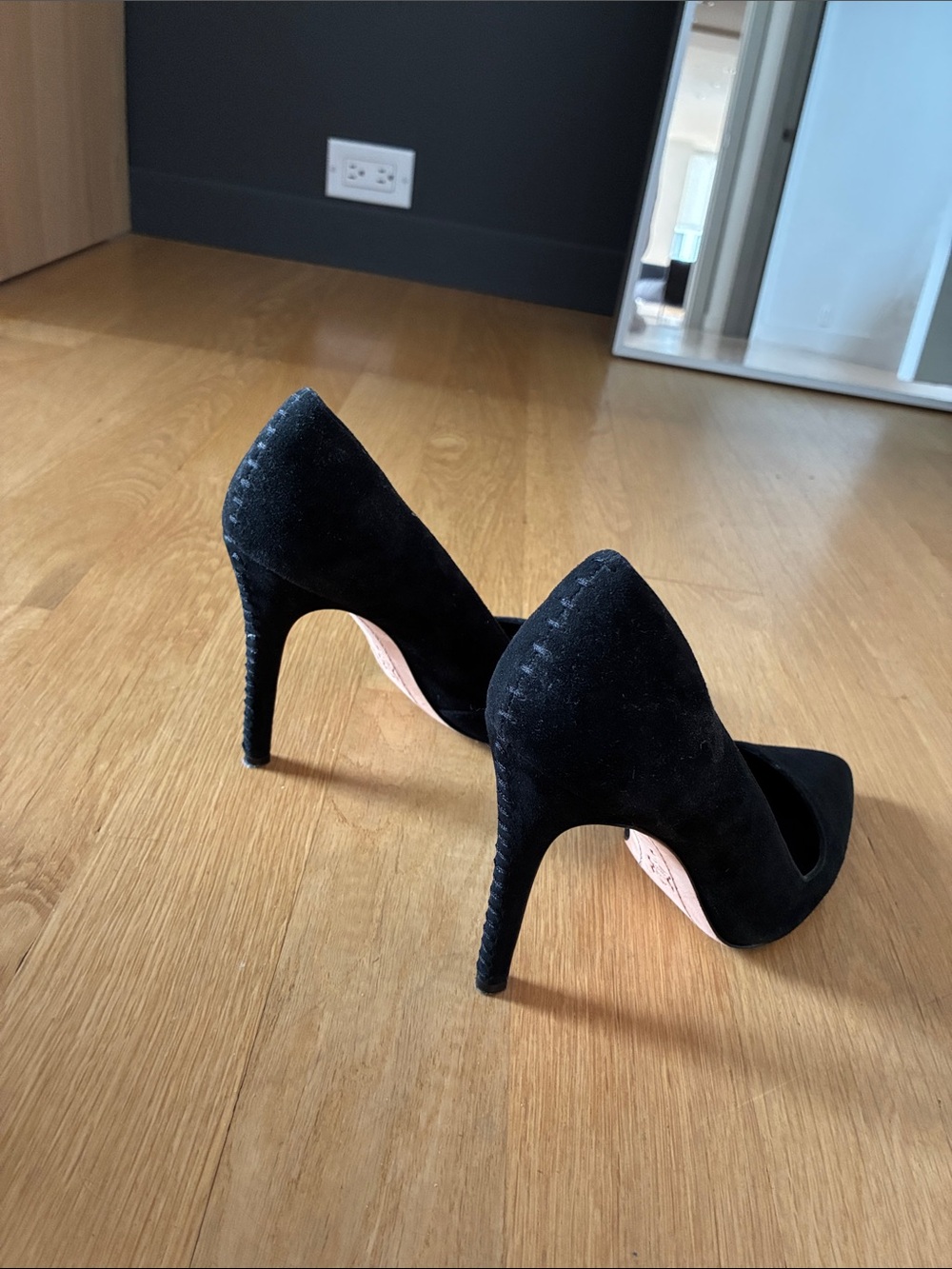 Alice + Olivia Black Suede Pointed-Toe Stiletto Pumps size 9